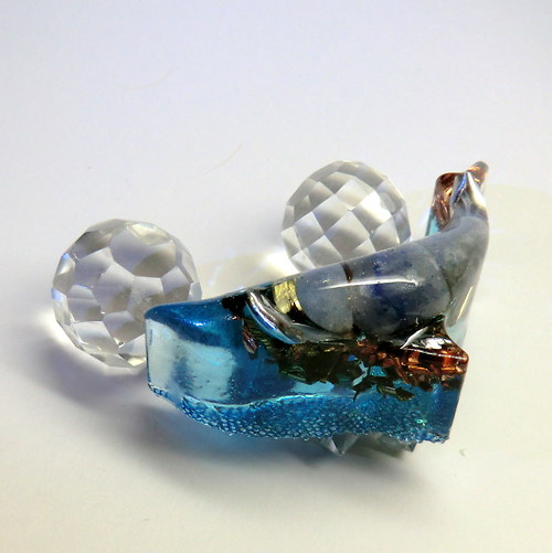 Orgonit *Amulet 5* Delfínek s Kalcitem — foto 2