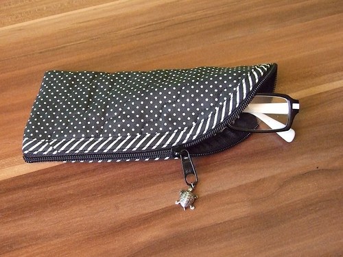 Obal na mobil a brýle — foto 2