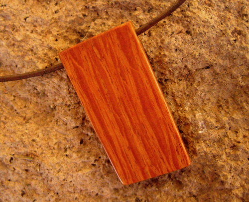 Dřevěný šperk - prkénko lace sheoak — foto 2