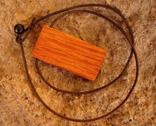 Dřevěný šperk - prkénko lace sheoak — foto 3