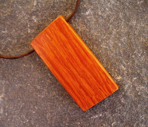 Dřevěný šperk - prkénko lace sheoak — foto 4