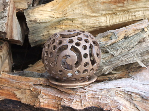 Svícen Koule voluty- výška cca 13cm — foto 2