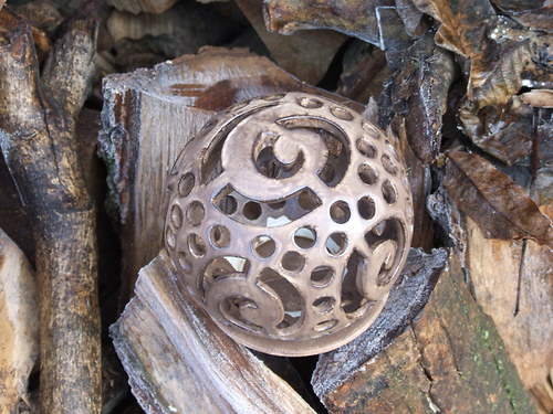 Svícen Koule voluty- výška cca 13cm — foto 4