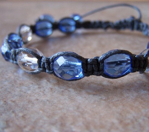 Náramek macramé/shamballa - šedomodrý — foto 4
