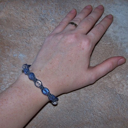 Náramek macramé/shamballa - šedomodrý — foto 5