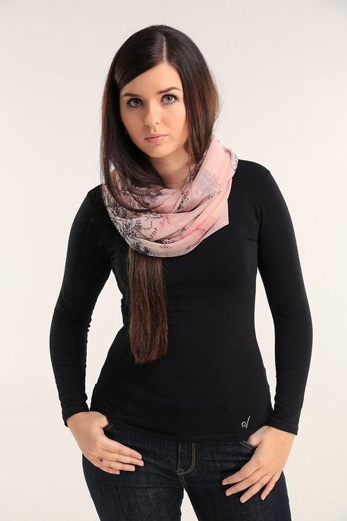 Nákrčník starorůžový — foto 3