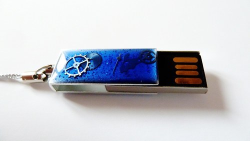 Přívěsek na klíče USB - modrý třpyt — foto 2
