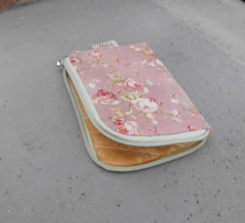 Obal na iPhone/digitální foťák - Růžičky — foto 3