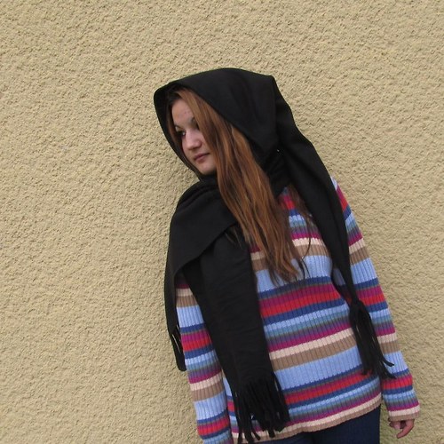 IHNED: Šála s kapucí - skřítek — foto 2