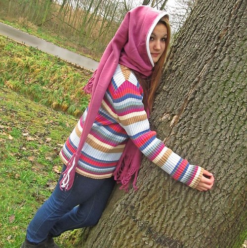 IHNED: Šála s kapucí - skřítek — foto 2