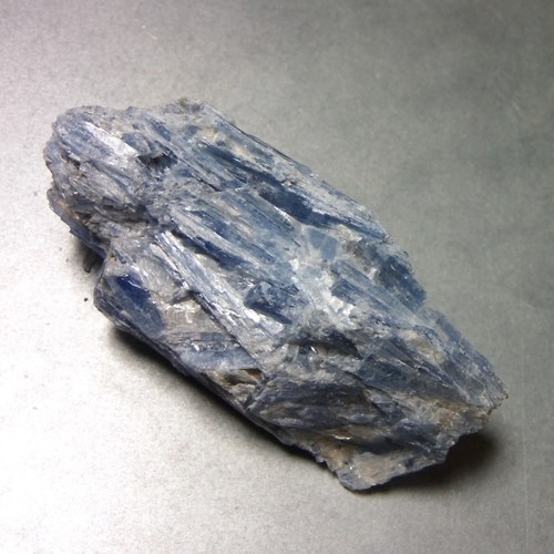 Kyanit (disthen) - dekorativní - D72 — foto 2
