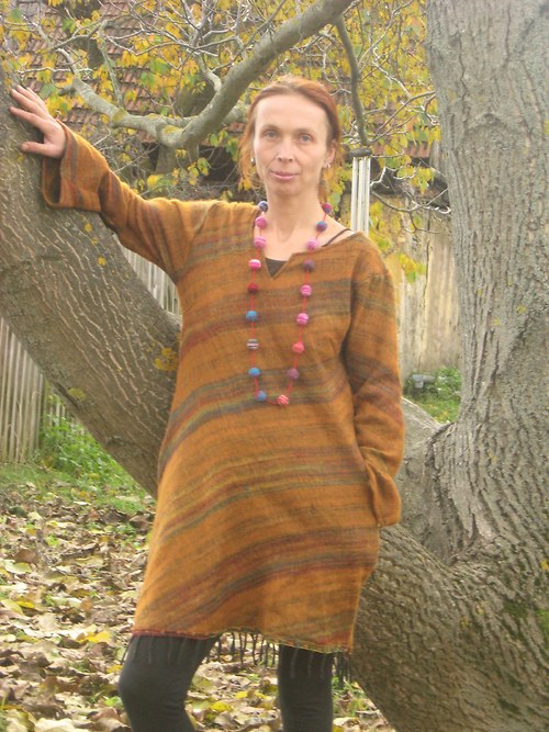 Teplé šaty — foto 2
