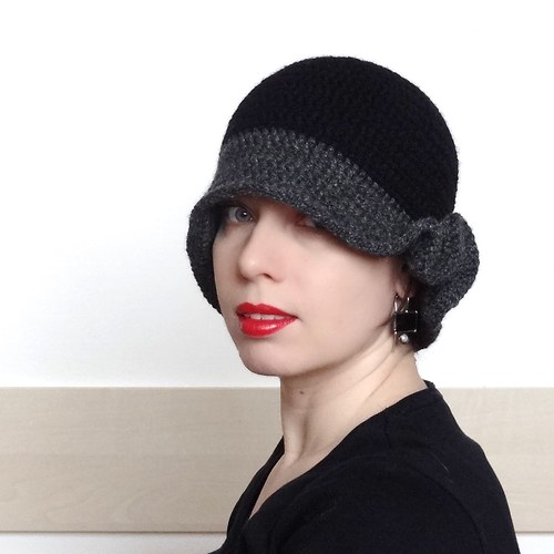 Madam Krajewska v mini 2. - háčkovaný klobouk — foto 4