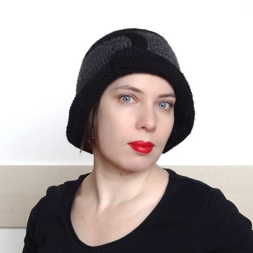 Cestuji v mini - háčkovaný klobouk — foto 2