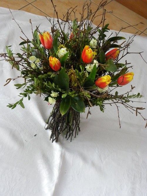 Březová kytka s tulipány — foto 2