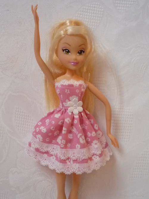 Krátké šaty pro Winx — foto 3