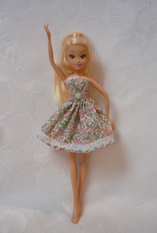 Krátké šaty pro Winx — foto 2