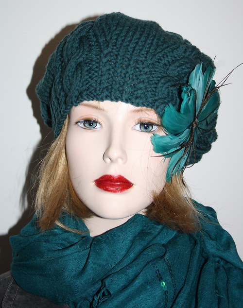 Baret s květinou — foto 2