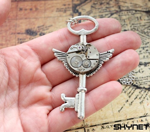 Okřídlený steampunkový klíček — foto 5