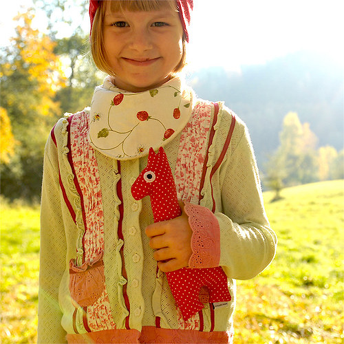 Žirafa malá - červené ovečky — foto 3