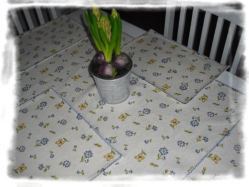 Středový ubrus a prostírání. — foto 5