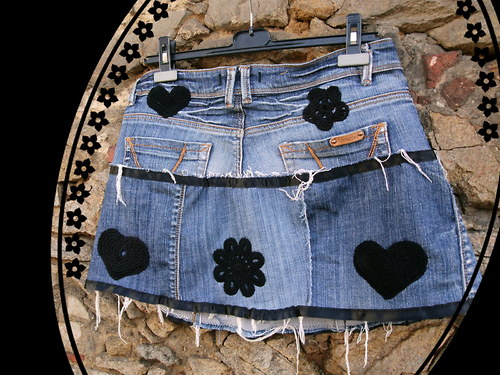 Denim sukně - s háčkovanou aplikací — foto 5