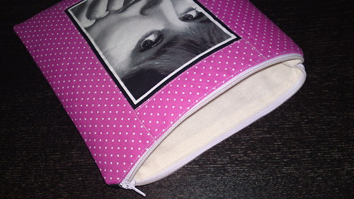 Kapsička Audrey Hepburn retro — foto 3