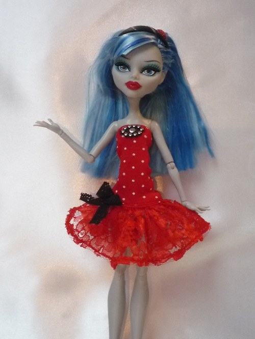 Monster High miluje červenou — foto 2