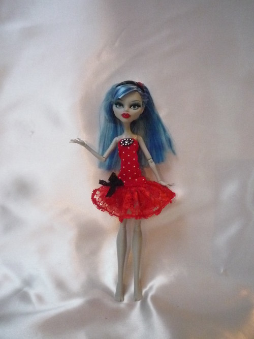 Monster High miluje červenou — foto 3