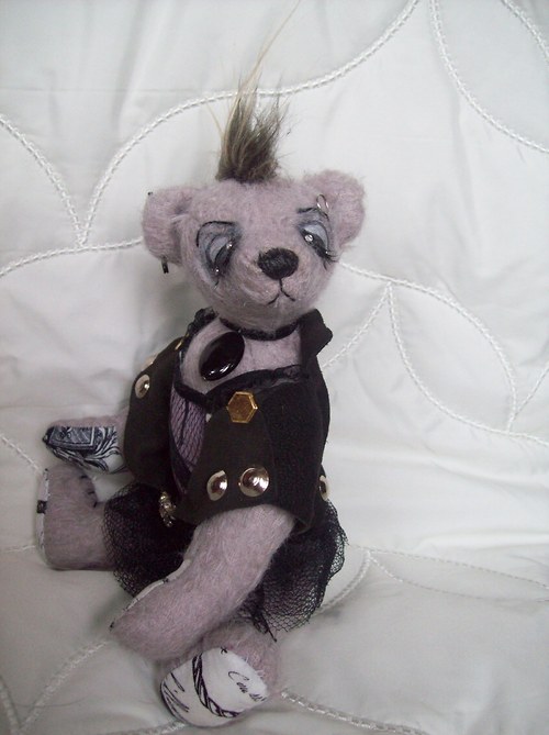 Tara - gothic bear na přání — foto 3