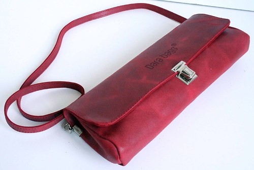 Leather Letter no. 7 Red Lucy — foto 6