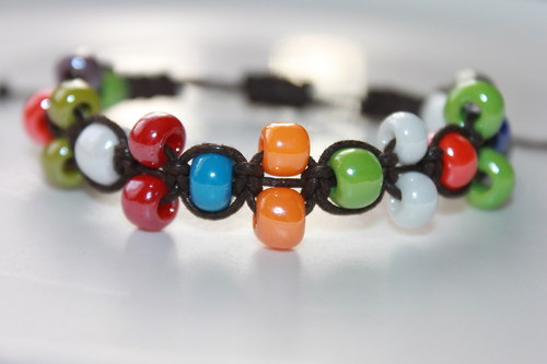Barevná variace.. Náramek shamballa/makramé — foto 6