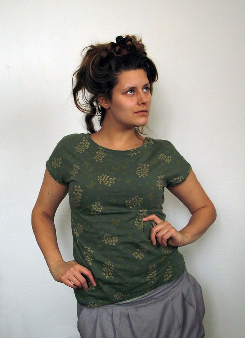 Romantické tričko s motýlky — foto 2