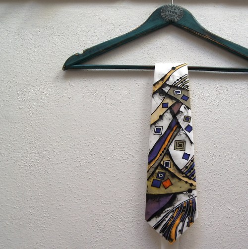 Malovaná kravata geometrická — foto 4