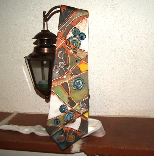 Malovaná kravata geometrická — foto 2
