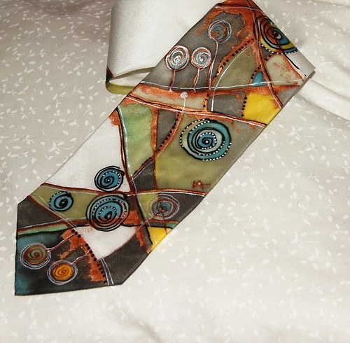 Malovaná kravata geometrická — foto 3