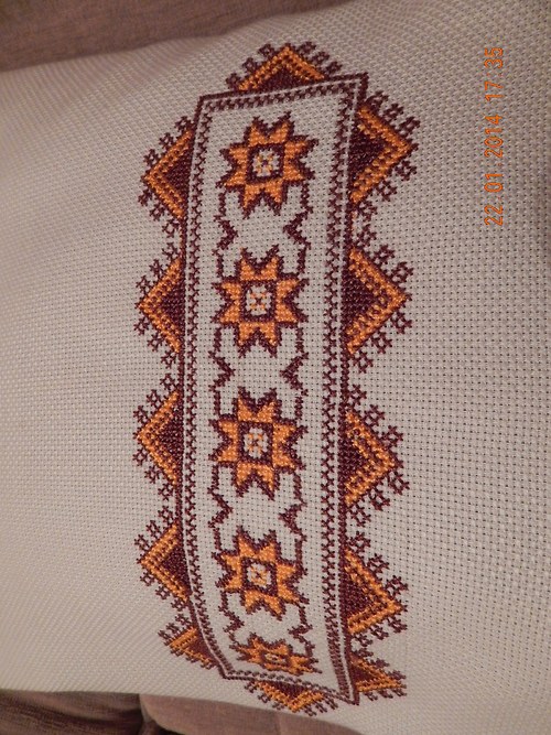 Vyšívaný polštář křížkem — foto 2