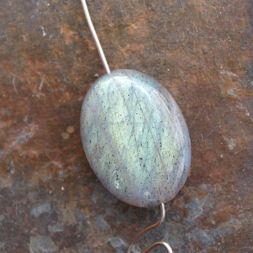 Labradorit, korálek 2 x1,5 cm — foto 3