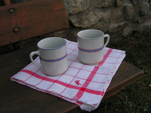 Hrnečky s proužkem — foto 2