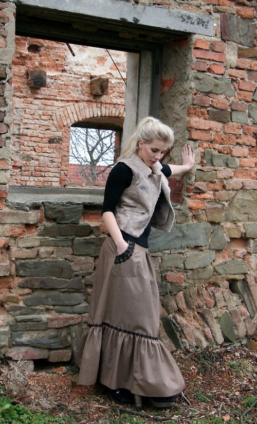 Sukně vlněná s aplikací — foto 2