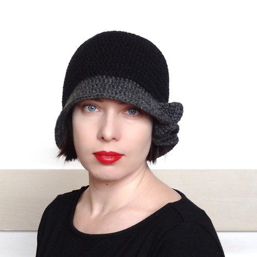 Madam Krajewska v mini 2. - háčkovaný klobouk — foto 3