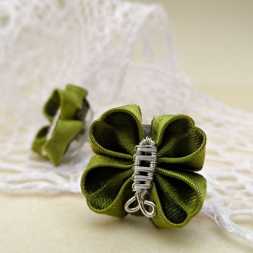 Kanzashi náušnice Clover — foto 2