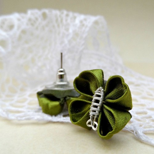 Kanzashi náušnice Clover — foto 3