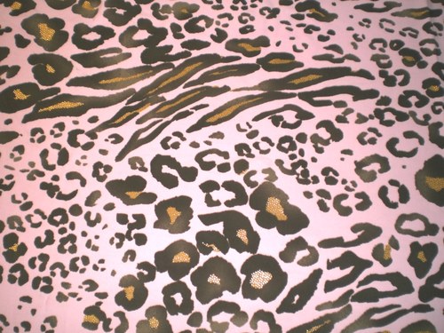 Asymetrický hnědý top - růžový leopard — foto 6