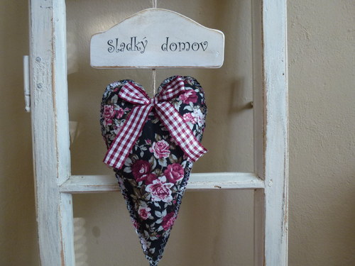 Tabuľka so srdiečkom z látky :-) — foto 3