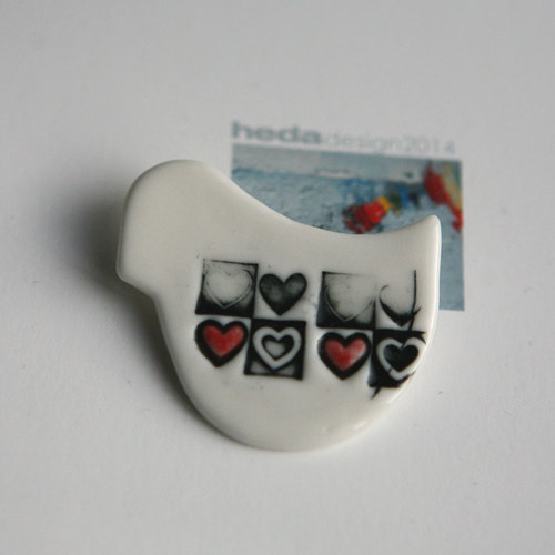 Porcelánče Srdcaté (porcelánová brož) — foto 2