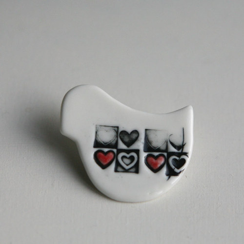 Porcelánče Srdcaté (porcelánová brož) — foto 3