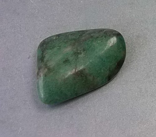 Prasem (africký jadeit) tromlovaný - D459 — foto 2