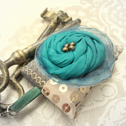 Přívěsek Coussin.pour.les.clefs.V. — foto 3