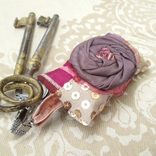 Přívěsek Coussin.pour.les.clefs.VI. — foto 3